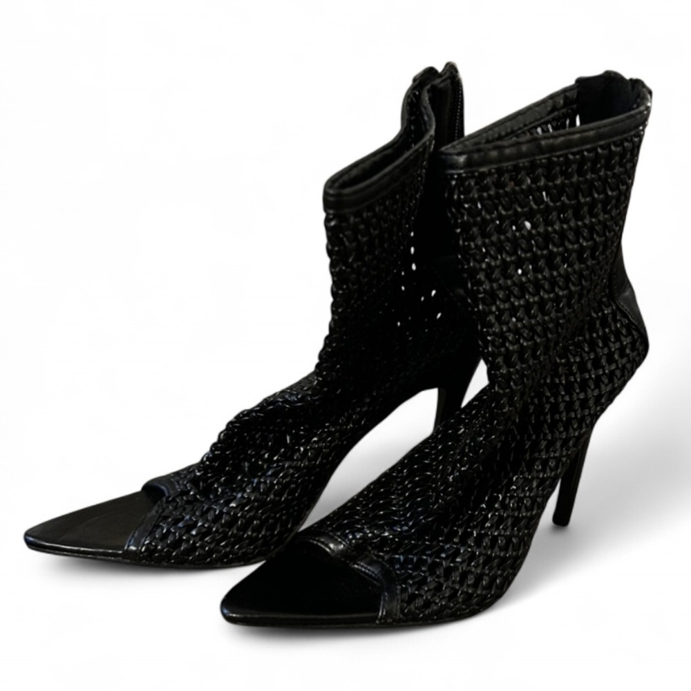 Fashion Nova Black Peep-Toe Heels with a Zipper Heel Size 7 5” Heels - Picture 2 of 3